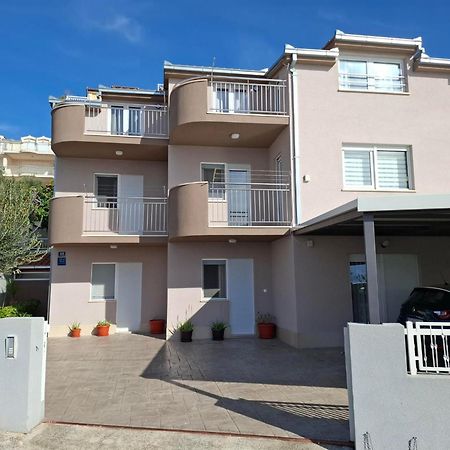 Apartment Ante Dugi Rat Kültér fotó